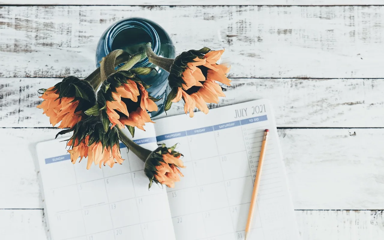 sunflowers, calendar, planner, flowers, vase, flower wallpaper, organization, nature, beautiful flowers, july, pencil, desk, flower background, top view, closeup. Garden Itinerary Building Time: A Planning Guide
