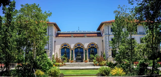 vizcaya, miami, florida, historic, architecture, museum, luxury, travel, mansion, old, garden, tropical, elegance, attraction, landscape, landmark, elegant, sky, plant, tree, entrance, summer, nature, outdoor, vizcaya, miami, miami, miami, miami, miami, mansion, mansion, mansion, mansion. Historic core or the next town? Choosing a base for a garden visit